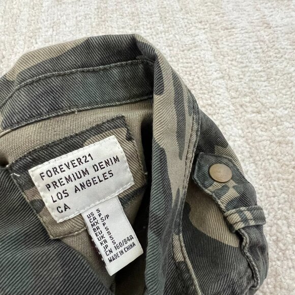 Forever 21 Camo Long Sleeve Denim Snap Shirt Jacket Shacket S - Picture 2 of 8